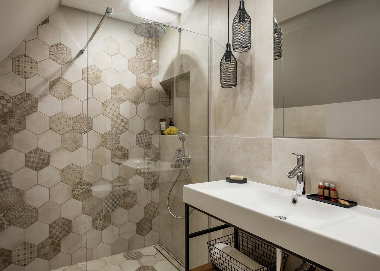 Bed and Breakfast Biala Owca Zakopane Exterior foto Bathroom with shower enclosure
